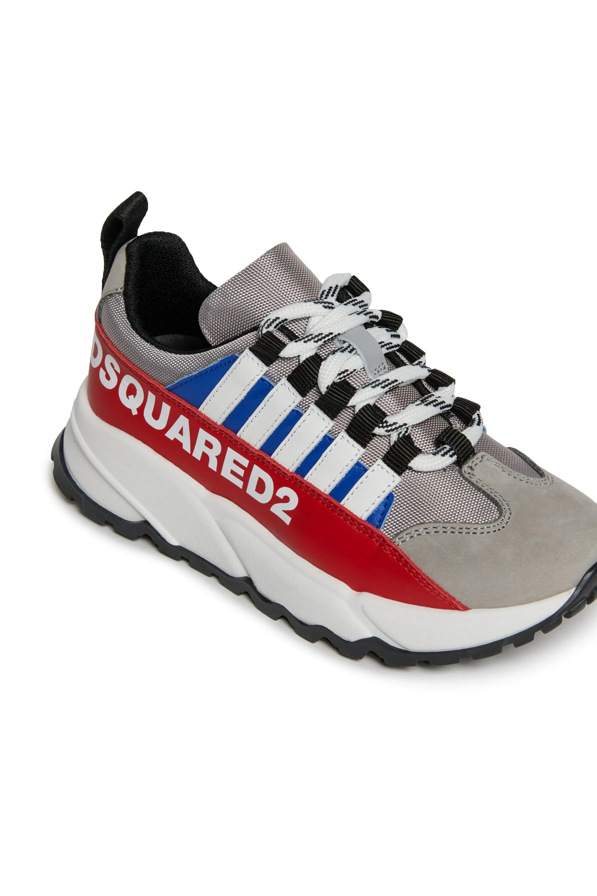 Low top sneakers with logo and bold sole